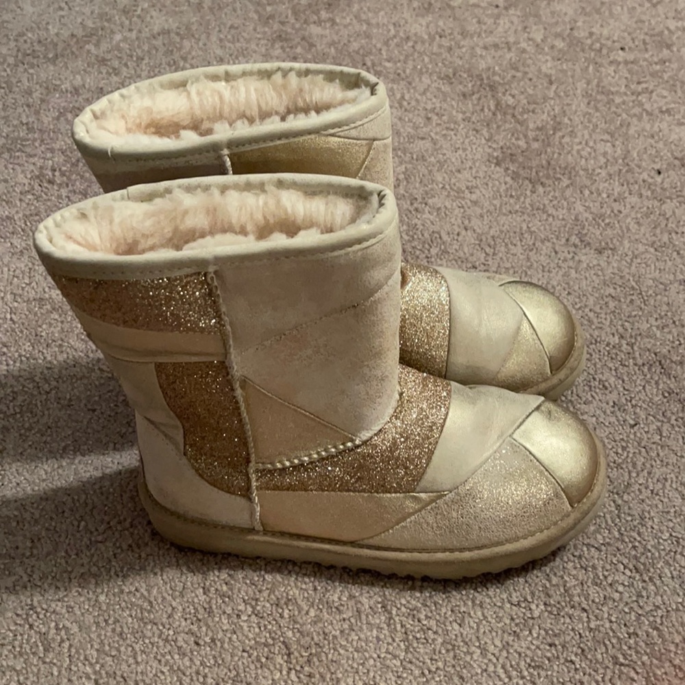 Uggs size 5
